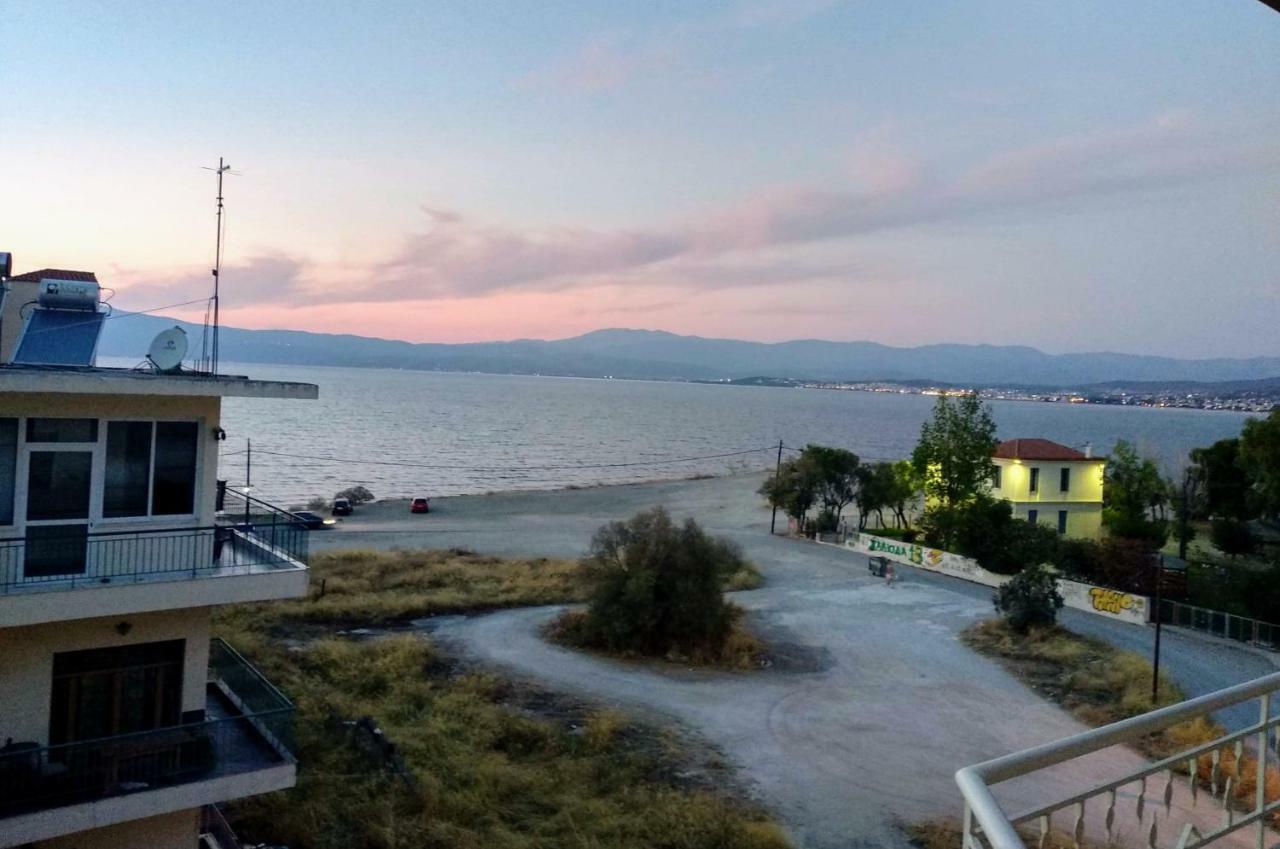 Sea View Apartment Халкида Экстерьер фото